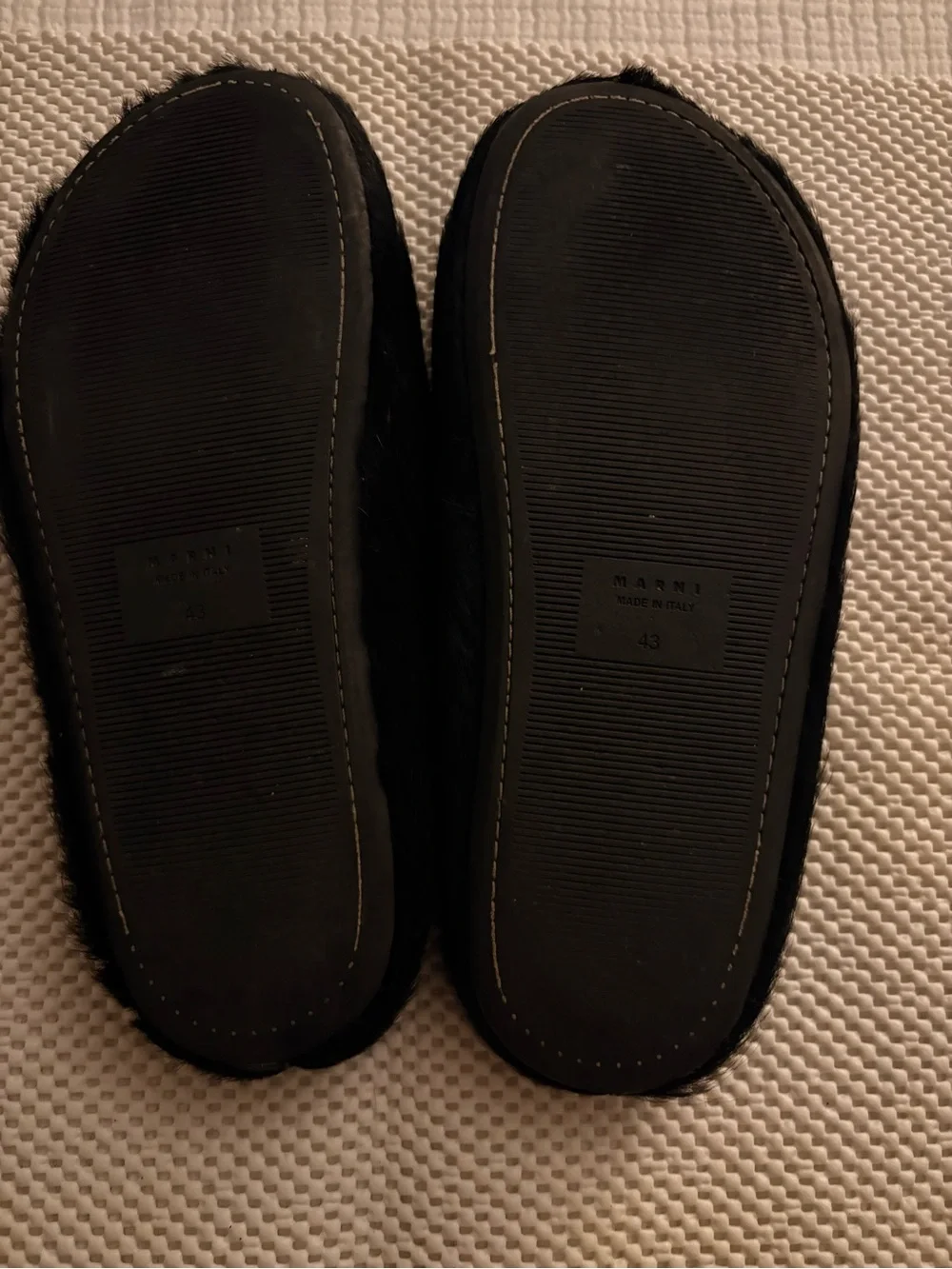 Marni Black Long Hair Calfskin Fussbett Sabot / Mules